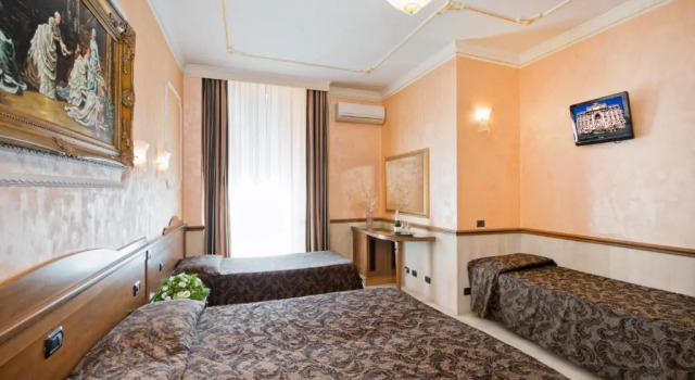 Четырёхместный номер Hotel Marco Polo Rome