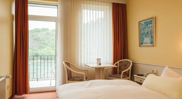 Двухместный номер Superior с балконом и с видом на реку Hotel Garni Günther