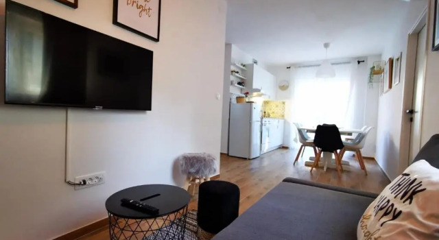 Коттедж Centrally located 3 Bedroom Holiday House OLive with private garden