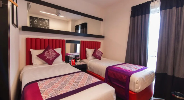 OYO 306 Tune Hotel