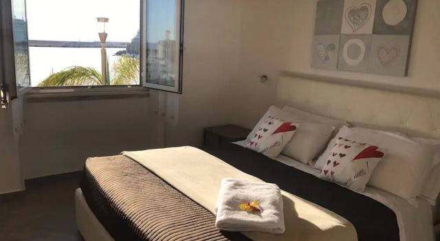 Tourist apartment-La Casa del Porto- alloggio turistico, Забронировать Апартаменты/квартира Отели Лацио с бассейном, Бассейн