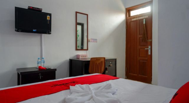 RedDoorz Syariah near Alun Alun Balai Kota Tegal