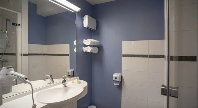 Номер Standard ACE Hôtel Rouen Parc des Expositions