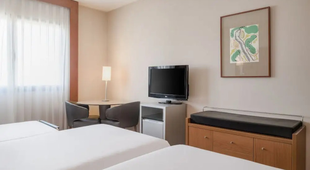 Habitación triple Estándar AC Hotel Murcia by Marriott