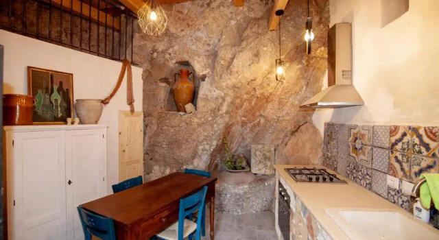 Casa Vacanza La Rocca, Book Hotel Hotels in Sicily with Parking, Parking