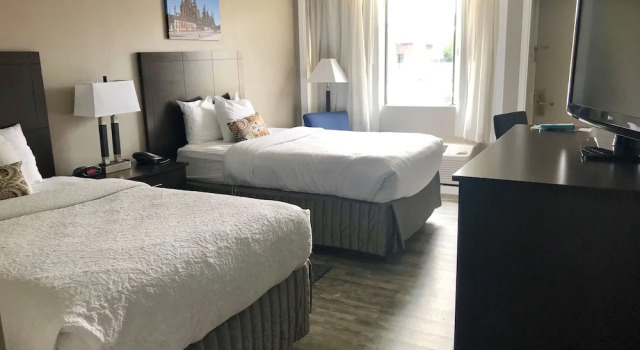 Четырёхместный номер Standard с красивым видом из окна SureStay Plus Hotel by Best Western Lehigh Valley