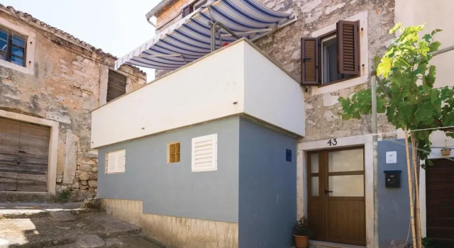 Amazing Home in Veli Iz With Wifi and 3 Bedrooms