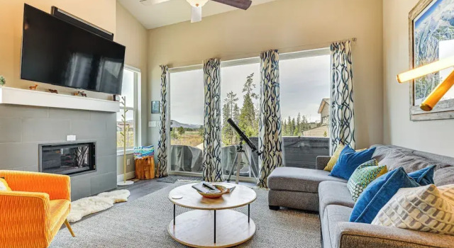 Walk to Dtwn: Fraser Retreat w/ Hot Tub & Views!