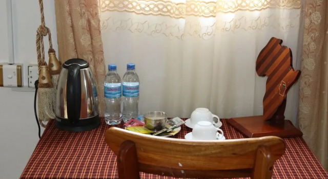 PTL Neneu Hotel, Varaa Hotelli Moshi Hai