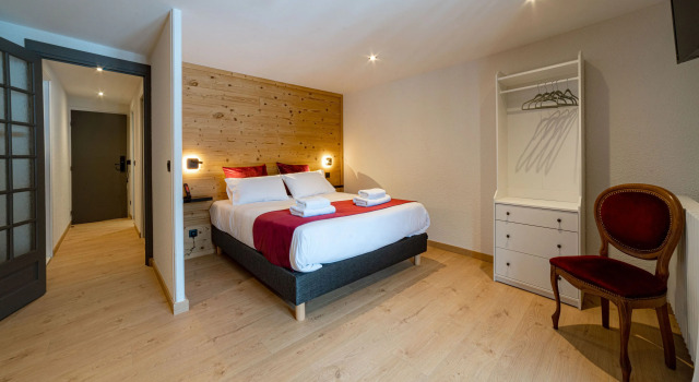 Hôtel Restaurant Le Madame, Boek Hotel Hotels in Rhone-Alpen met parkeren, Parkeren