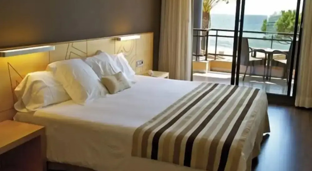 Двухместный номер Standard с балконом и рядом с пляжем Hotel Restaurant Sant Pol