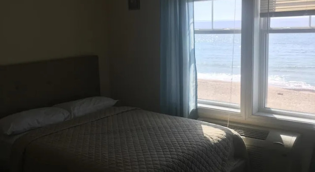 Четырёхместный номер Standard с видом на океан Misquamicut Beach Front Inn