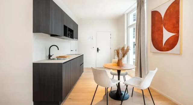 Trendy Modern Corner Studio With a View of Ghent