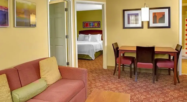 Четырёхместный люкс с 2 комнатами Towneplace Suites by Marriott Cleveland Westlake
