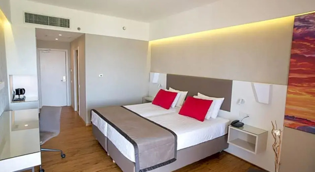Номер Superior с видом на сад Ramada Plaza by Wyndham Thraki