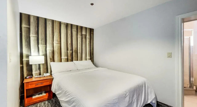 Isabella Hotel & Suites