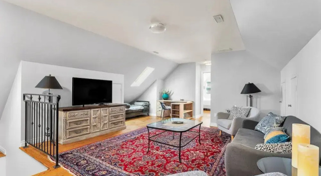 Private 2bdrm Unit With Ensuite Laundry - U5A, Varaa Hotelli Burlington 