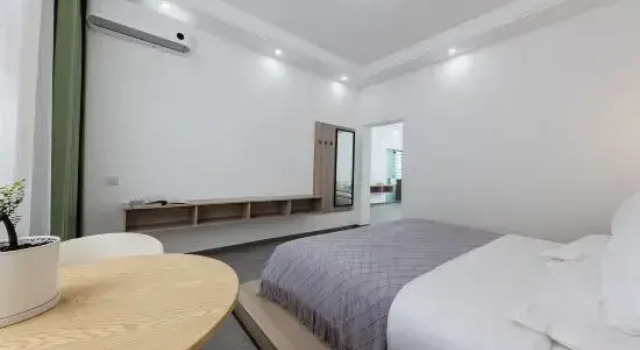 Семейный люкс Floral Hotel·  Dali Chaoguang Hotel