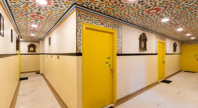 The Hosteller Jaipur, MI Road, Забронировать Отель Отели штата Раджастхана с парковкой, Парковка