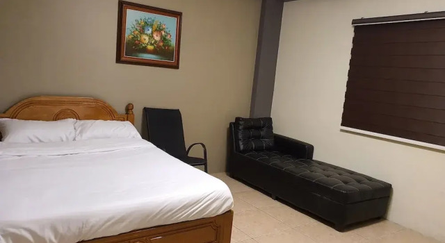 Suite 2428 Suites