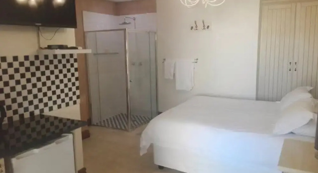 Hippo River Lodge