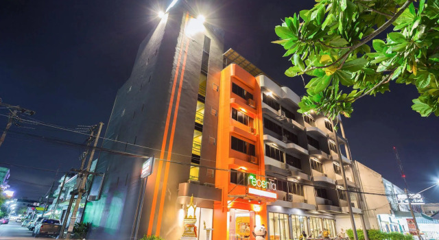 Отель Recenta Style Phuket Town