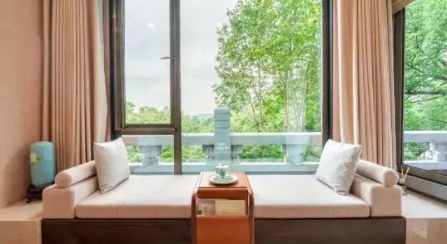 Люкс Deluxe Huabei Hotel on West Lake