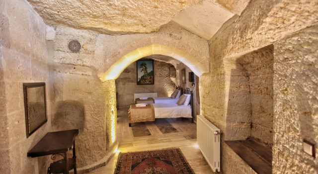 Emit Cave Hotel