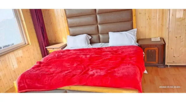 Hotel Walnut Grove, Rezerwuj Hotel Hotele w Uttarakhand z basenem, Basen