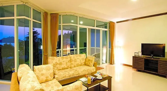 Люкс с видом на море Makathanee Resort