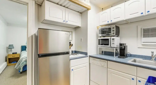 Walk to Ocean & Pier: Prime OOB Condo!, Buchen Sie Ferienwohnung Old Orchard Beach 