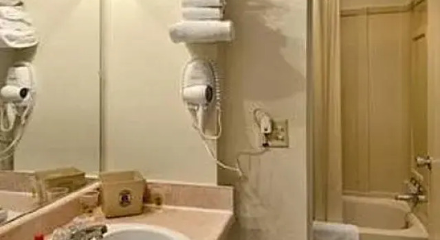 Standard Vierer Zimmer Peoria Inn
