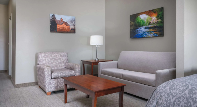 Четырёхместный люкс Green Mill Village Hotel & Suites, BW Signature Collection