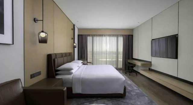 Двухместный клубный номер Standard с видом на город Sheraton Manila Hotel at Newport World Resorts