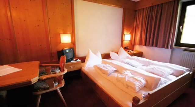 Двухместный номер Classic с балконом и с видом на горы Naturhotel Falknerhof