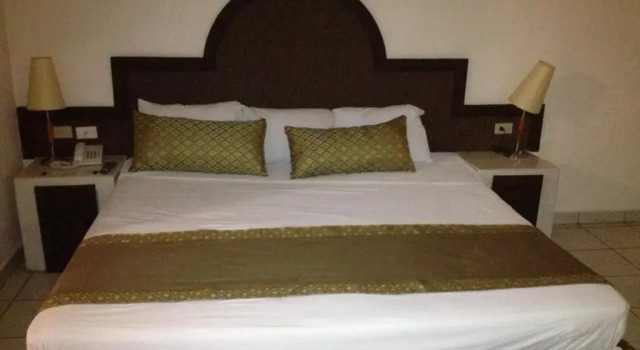 Апартаменты Hotel Hacienda Nainari