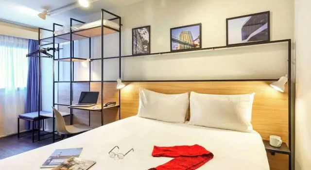 Кровать в общем номере ibis Lorient Centre Gare