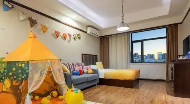 Люкс Ali Hotel (Yichang Jiefang Road Pedestrian Street CBD Shopping Center)