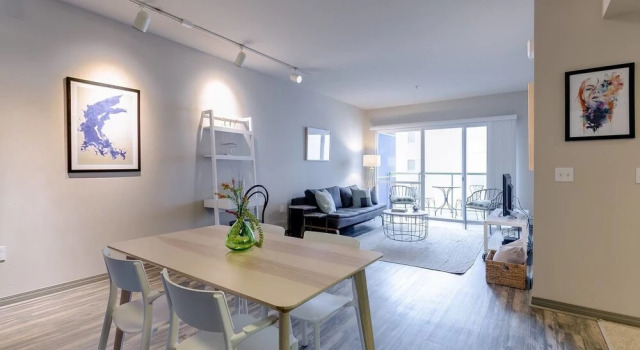 One Bed/1Bath + Private Balcony WALK TO BEACH