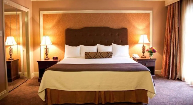 Люкс Best Western Plus French Quarter Courtyard Hotel