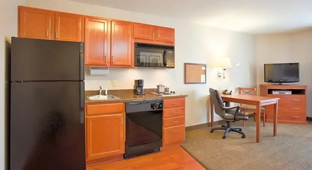Трёхместный люкс Candlewood Suites Rockford by IHG