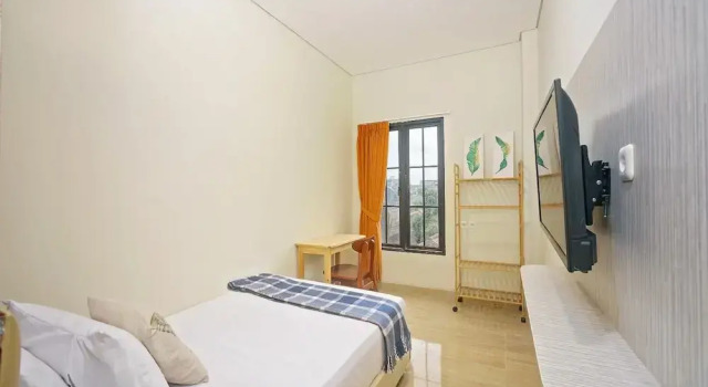 Economy Zimmer Habitat@Gandaria