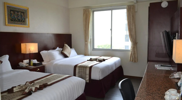 Номер Standard Hotel Broadway Yangon