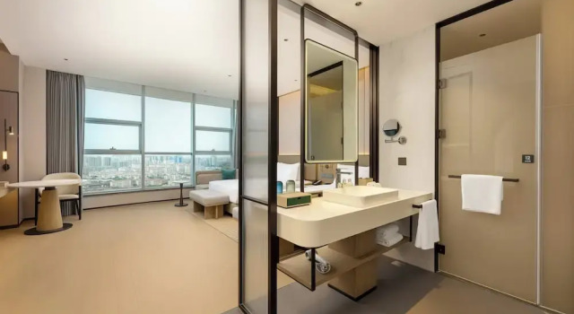 Четырёхместный номер Premium Holiday Inn & Suites Jiaxing Hangzhou Bay by IHG