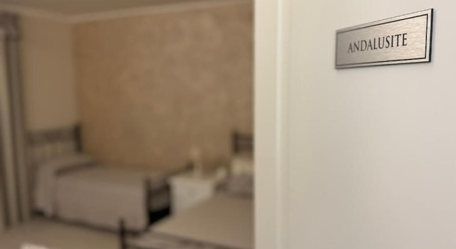 Четырёхместный номер Comfort с балконом Maison Bijou Guest House