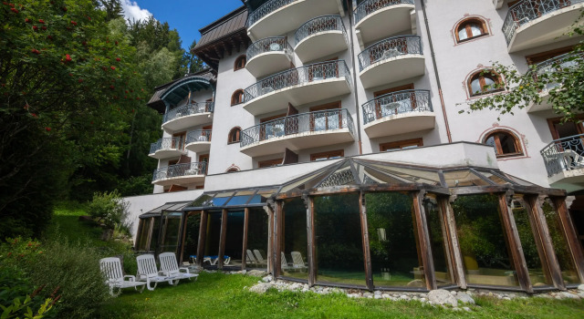 Résidance Le Cristal - Grands Montets 11, Prenota Appartamento Hotel a Alvernia con parcheggio, Parcheggio