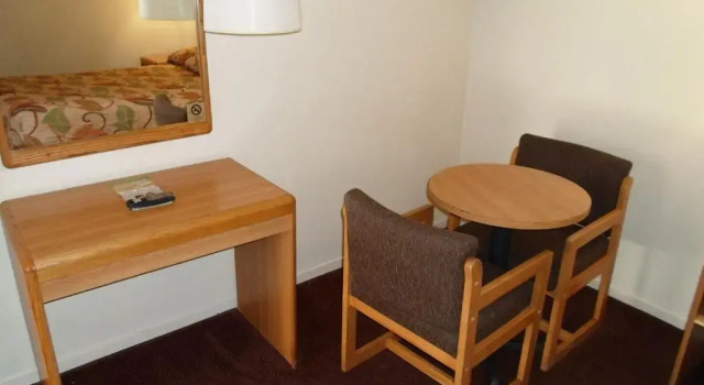 Номер Standard EZ 8 Motel Newark