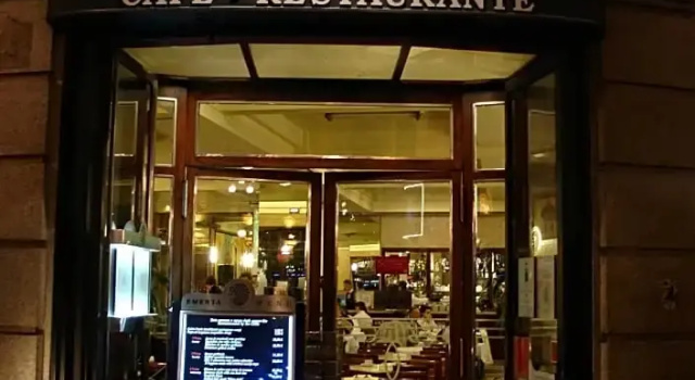 Двухместный номер Economy с балконом Hotel Aliados