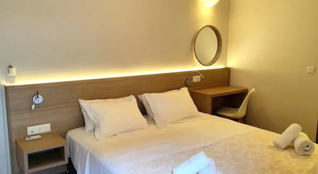 Двухместный номер Economy Цокольный этаж с балконом Caravel Hotel Apartments