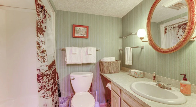 Коттедж Quiet Manistee Home w/ Patio < 1 Mi to Beaches!